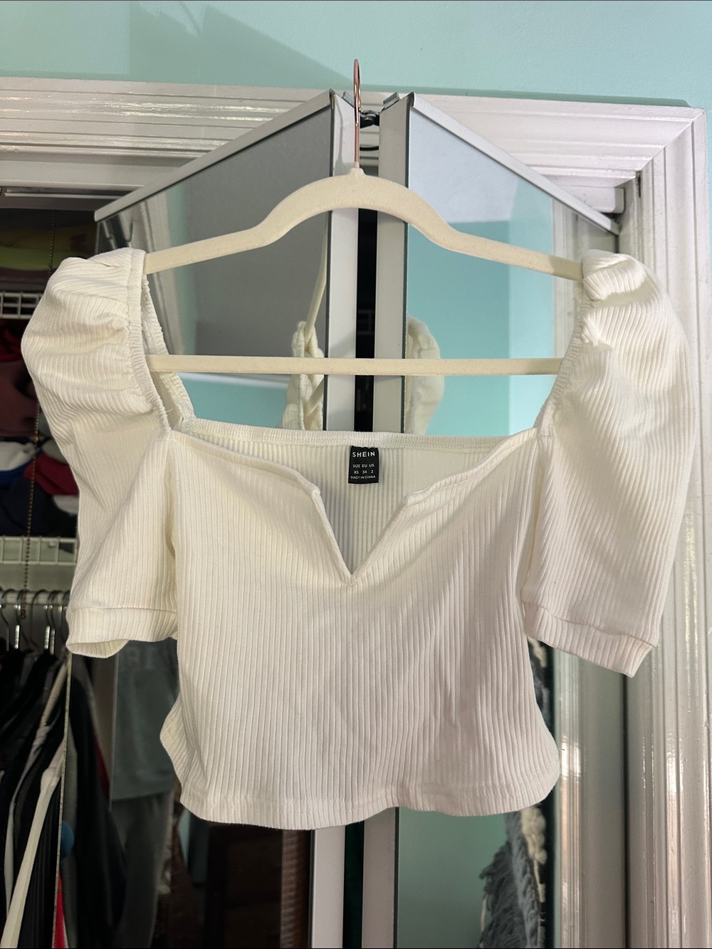 SHEIN Rib Knit Puff Sleeve T-Shirt White Crop Top